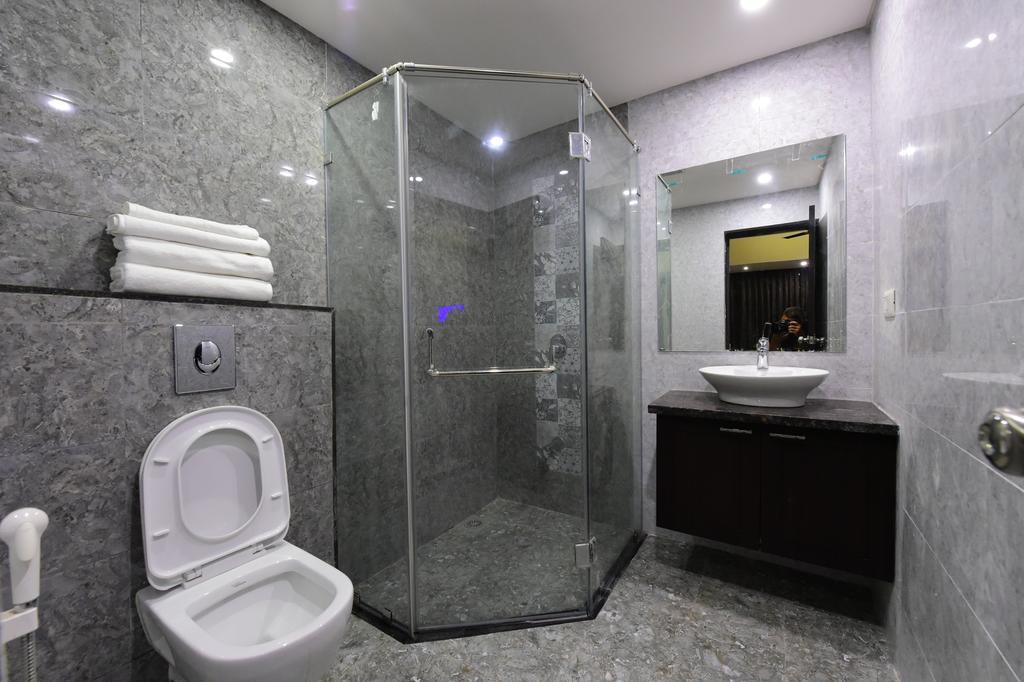Hotel Opulence Nadiad Bagian luar foto