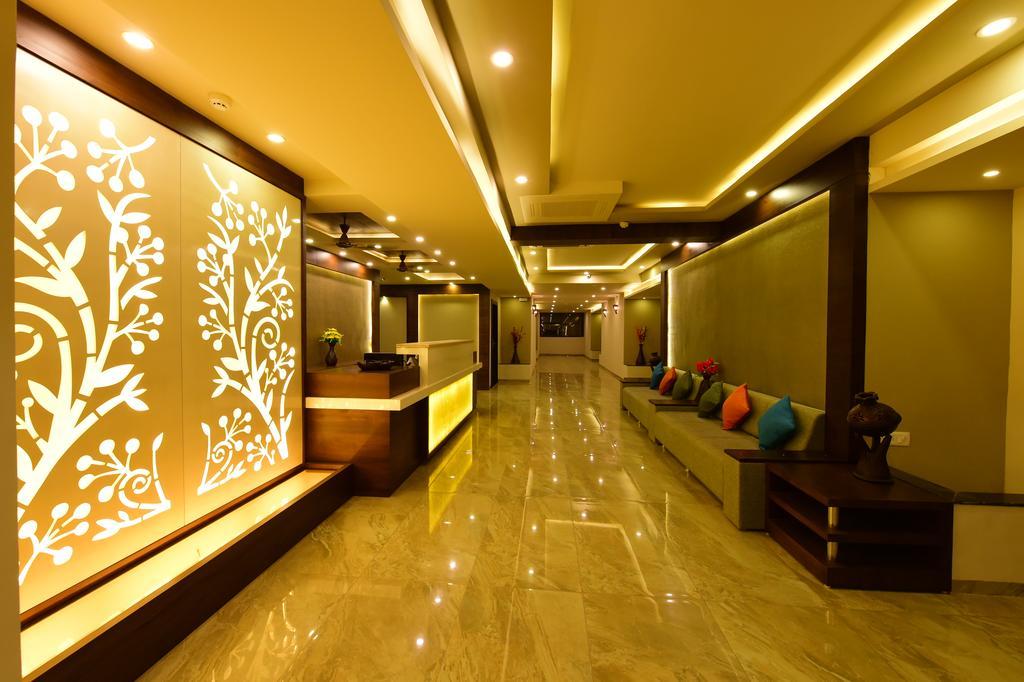 Hotel Opulence Nadiad Bagian luar foto