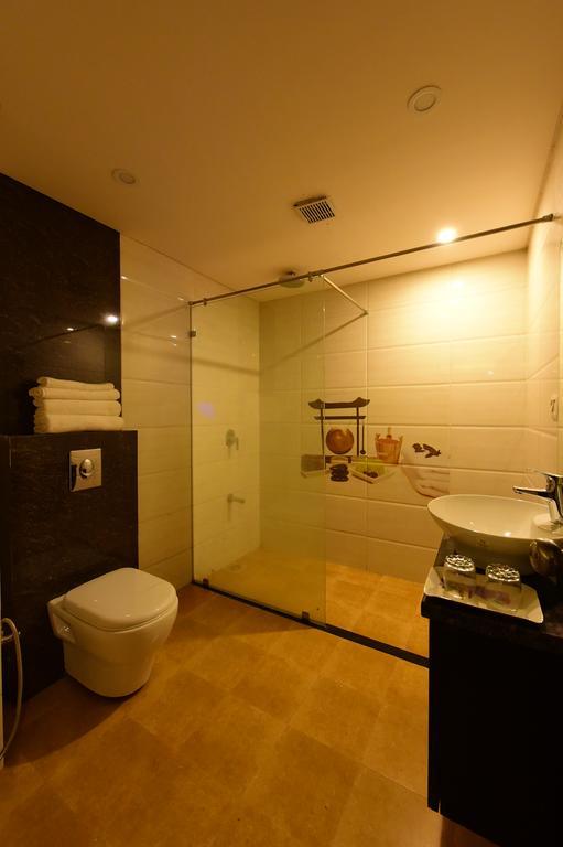 Hotel Opulence Nadiad Bagian luar foto