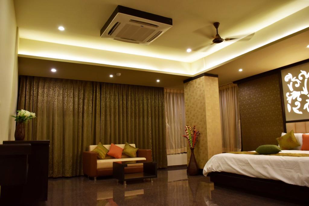 Hotel Opulence Nadiad Bagian luar foto