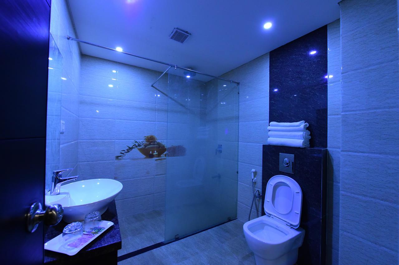 Hotel Opulence Nadiad Bagian luar foto